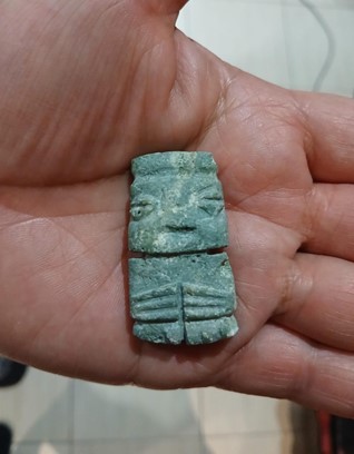 Picture of an ancient Ngiwa amulet